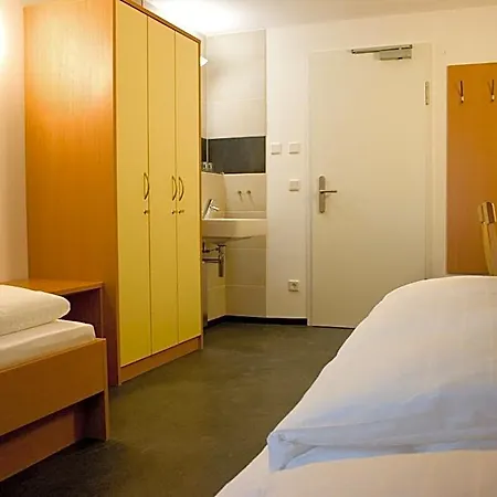Ausbildungshotel St. Theresia 2*