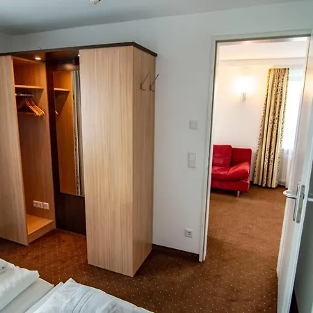Ausbildungshotel St. Theresia فندق 2*