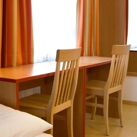 Ausbildungshotel St. Theresia 2* Monaco di Baviera